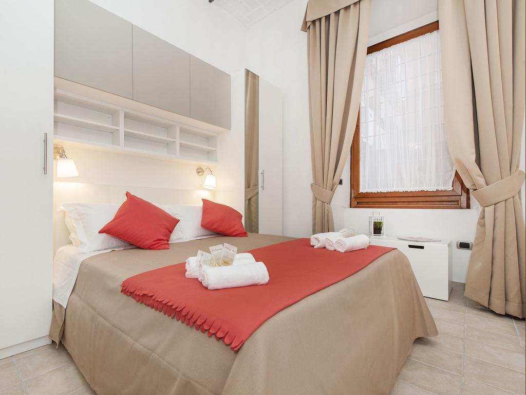 Coral Flat Colosseo Rome Bilik gambar